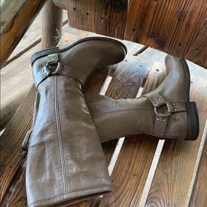 Frye Shoes - Women’s size 6 1/2 adorable boots Frye Shoes - Women’s size 6 1/2 adorable boots